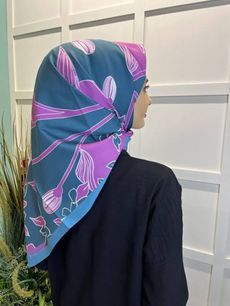 Magenta Scarf Digital Printing Bud Pattern Rayon Scarf 00749 MENTOL