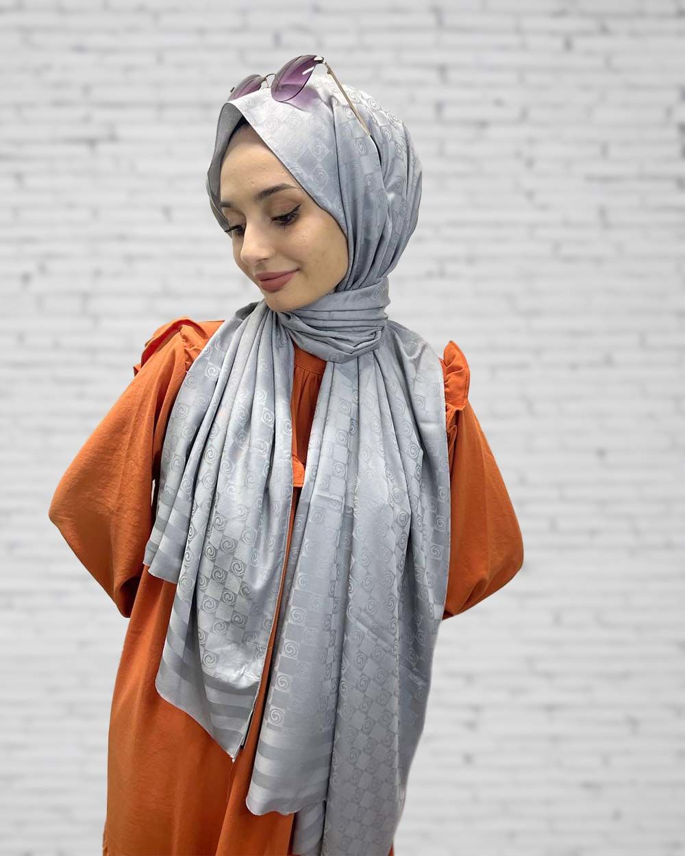Cosie Monogram Desenli Jakarlı Şal 00905 GRİ