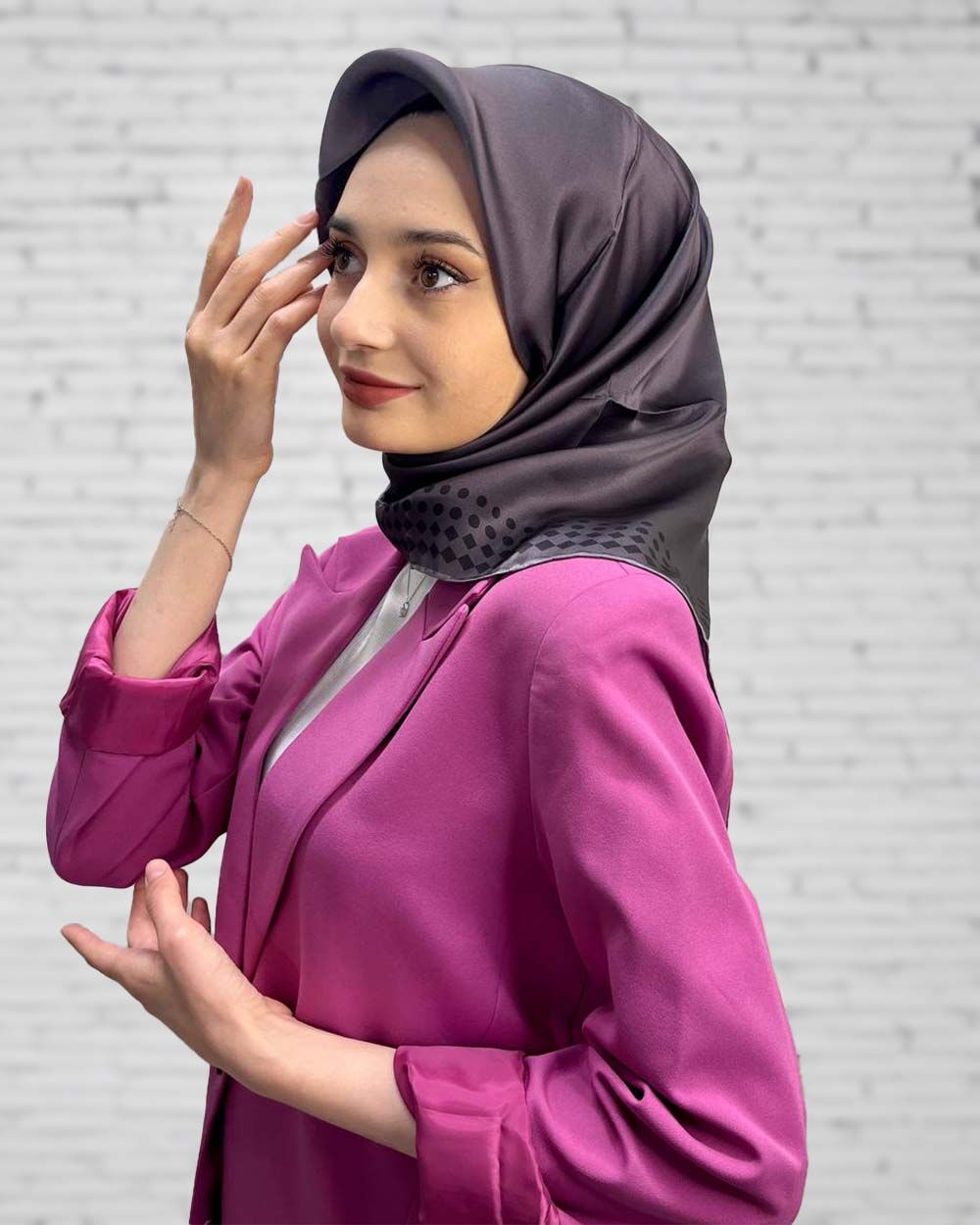 Pierre Cardin Kampanyalı Sezonsuz Sura (Krep Saten) İpek Eşarp 8473230 KOYU GRİ