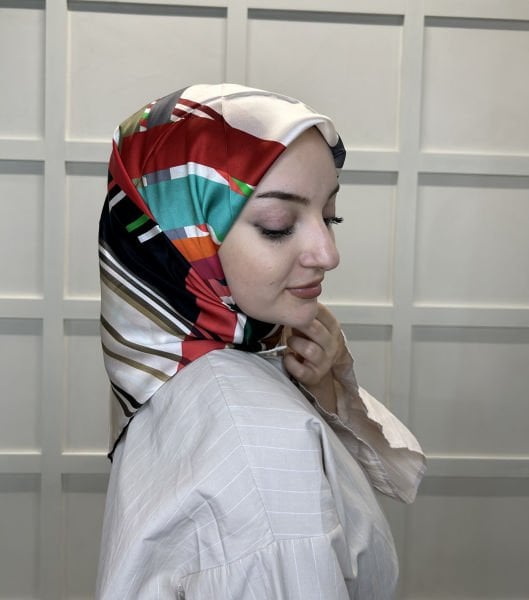 Pierre Cardin Sura İpek Eşarp 2024 İlkbahar Yaz Desenli İpek Eşarp 8832230 SİYAH TAŞ