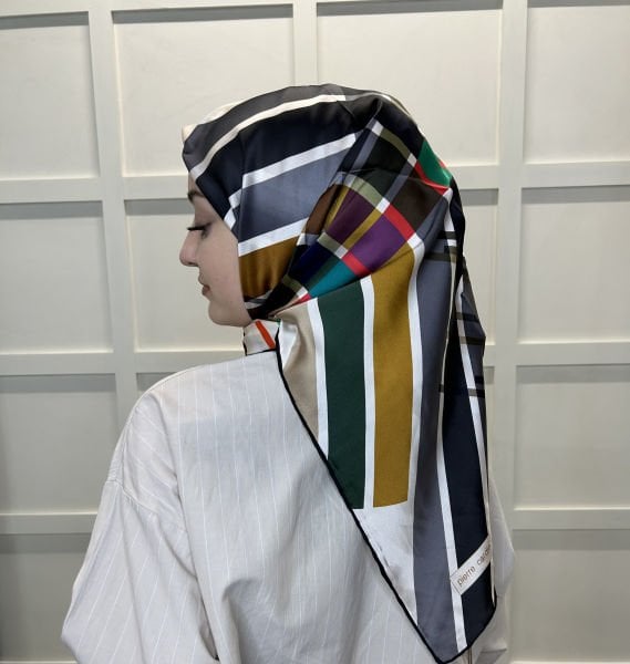 Pierre Cardin Sura İpek Eşarp 2024 İlkbahar Yaz Desenli İpek Eşarp 8832230 SİYAH TAŞ