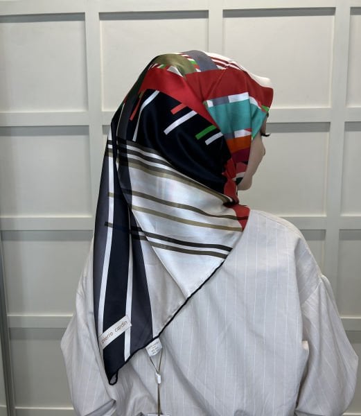 Pierre Cardin Sura İpek Eşarp 2024 İlkbahar Yaz Desenli İpek Eşarp 8832230 SİYAH TAŞ