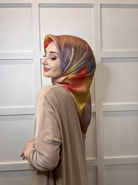 La Boutique Sura İpek Eşarp, 90x90cm, 2024 İlkbahar Yaz Desenli 2034 NAR ÇİÇEĞİ