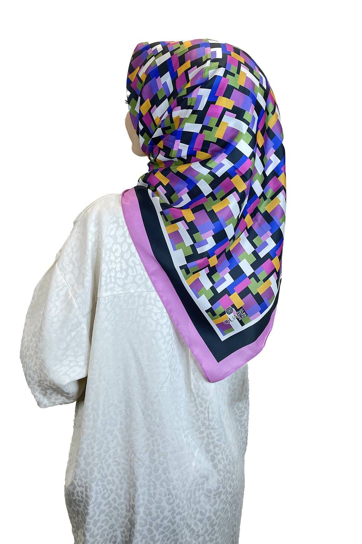 Shecarf Quare Rayon Eşarp - Desenli Avangard Eşarp - Dijital Baskı - Kadın Tesettür 01102 PEMBE