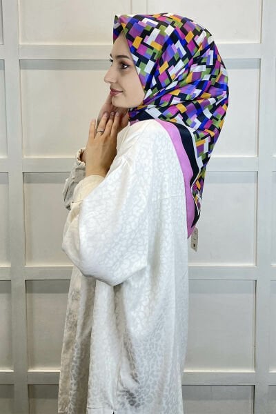 Shecarf Quare Rayon Eşarp - Desenli Avangard Eşarp - Dijital Baskı - Kadın Tesettür 01102 PEMBE