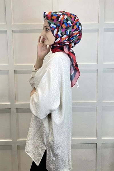 Shecarf Quare Rayon Eşarp - Desenli Avangard Eşarp - Dijital Baskı - Kadın Tesettür 01102 SİYAH KIRMIZI