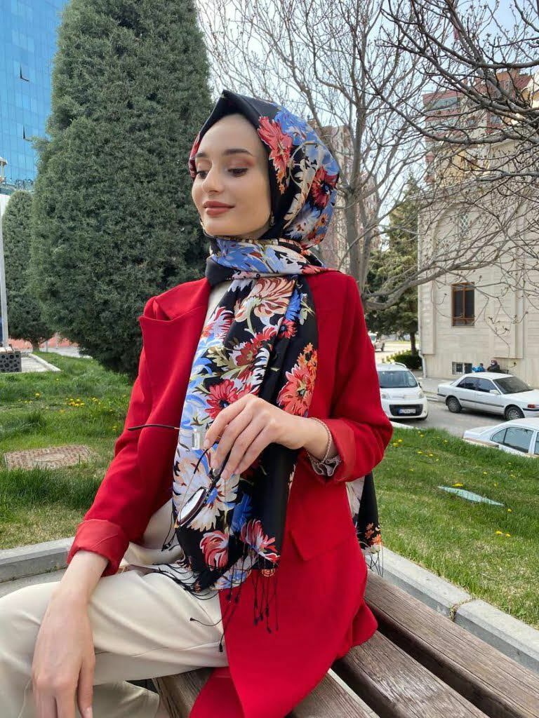 İpekevi Floral İpek Şal - Çiçek Desenli %100 Saf İpek Şal 4216 YENİ SİYAH
YENİ SİYAH