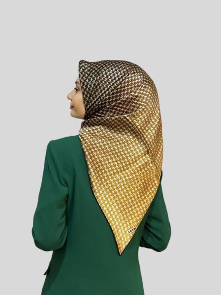 Aker Kazayağı Desenli Çift Logo Sura Krep Saten 90x90cm İpek Eşarp 8158701 SİYAH