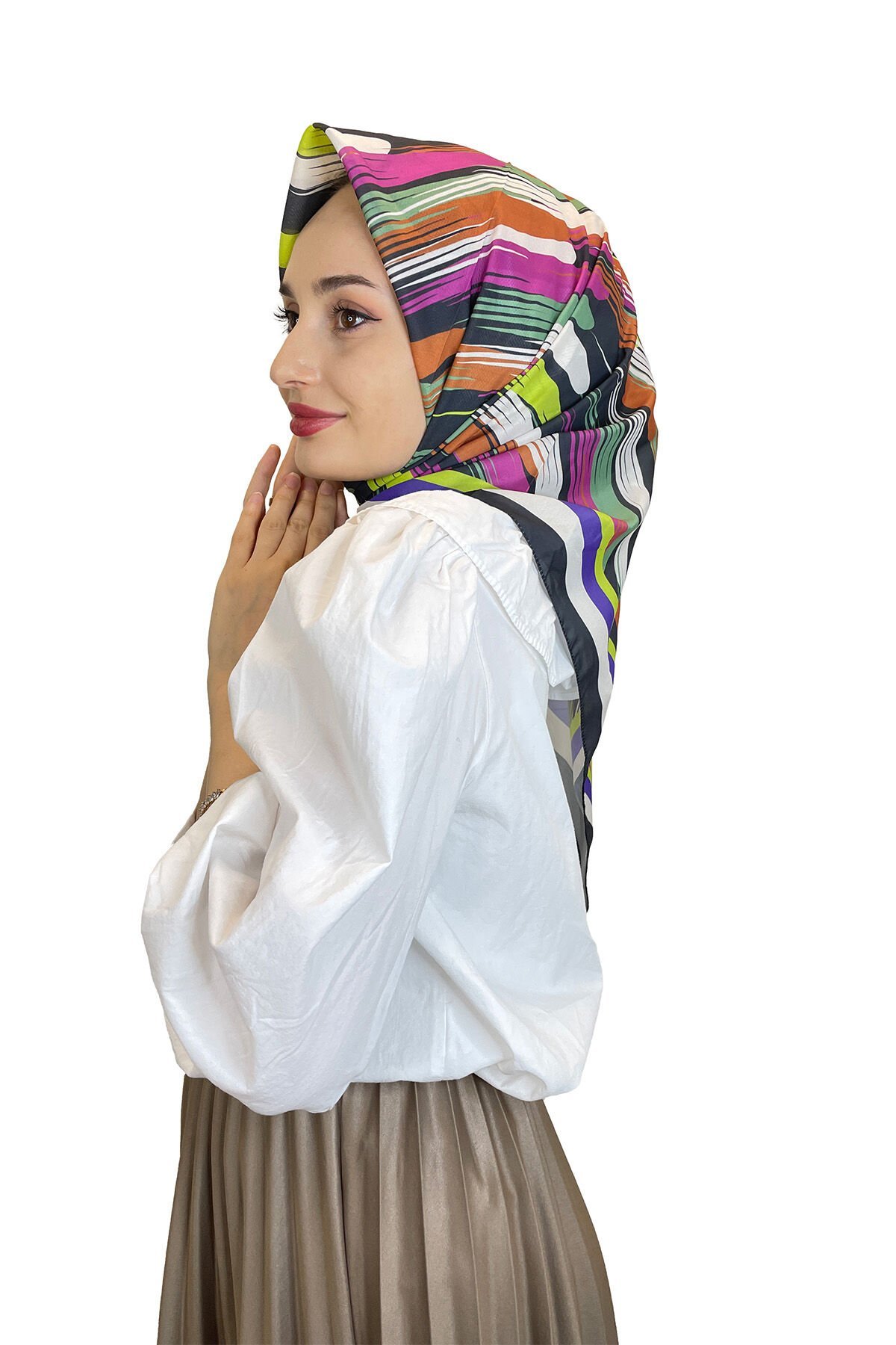 Quare Vual Krep Eşarp - Geometrik Desenli Tesettür Kadın Eşarp 01115 SİYAH