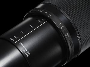 Sigma 18-300mm F3.5-6.3 DC Macro OS HSM Lens (Canon EF)