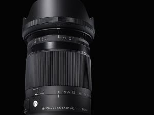 Sigma 18-300mm F3.5-6.3 DC Macro OS HSM Lens (Canon EF)