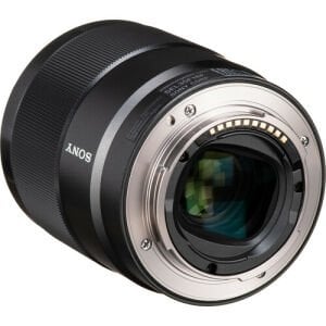 Sony FE 35mm f /1.8 Lens (SEL35F18F)
