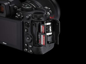 Nikon Z5 + 24-200mm Lens Kit