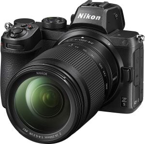 Nikon Z5 + 24-200mm Lens Kit