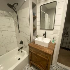 Kütük Masif Ahşap Banyo Tezgahı Dolaplı ve Renk Seçenekli