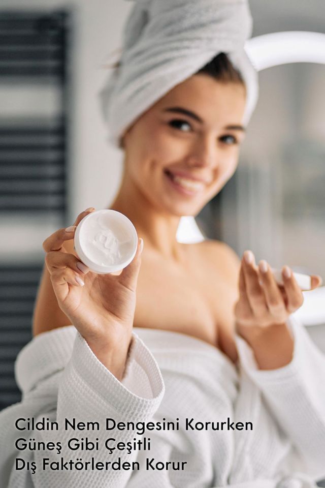 Kırışıklık Giderici Ve Cilt Yenileyici Aydınlatıcı Leke Karşıtı C Vitaminli Cilt Bakım Kremi