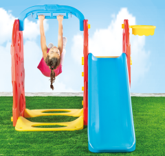 Voller 4-in-1-Spielplatz