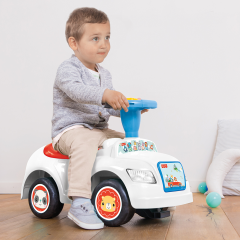 Fisher-Price-Fahrt auf dem Auto