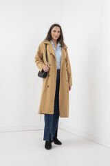 Camel Kruvaze Yaka Sırt Detaylı Kemerli Oversize Trençkot