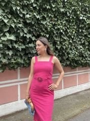 Kalın Askılı Fuşya Yırtmaçlı Midi Elbise
