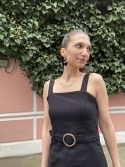 Kalın Askılı Siyah Yırtmaçlı Midi Elbise