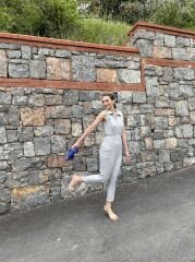 Gri Kolsuz Yaka Detaylı Tulum