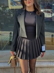 Siyah Pileli Mini Etek
