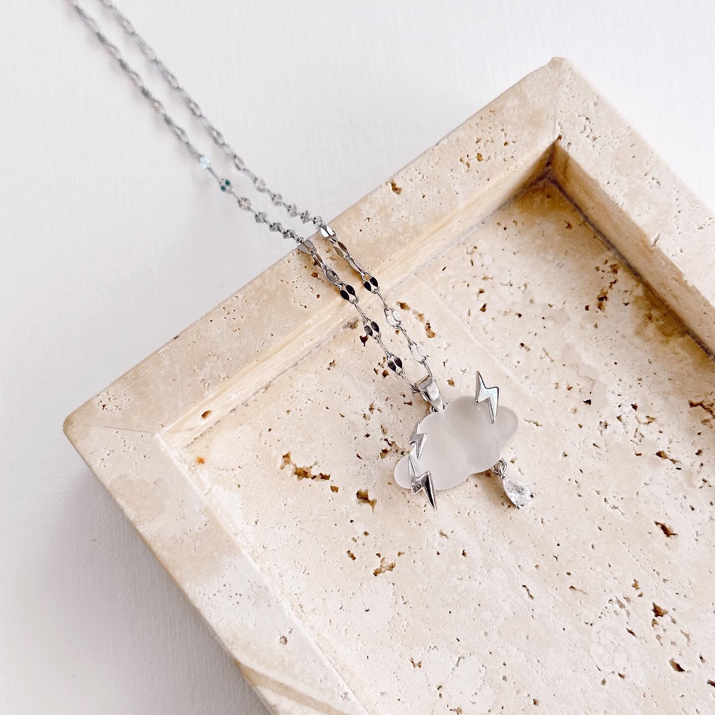 White Could Steel Necklace