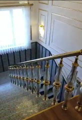 Veronika Cam Vazo Merdiven Korkuluğu
