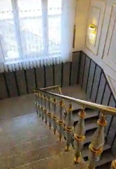 Veronika Cam Vazo Merdiven Korkuluğu