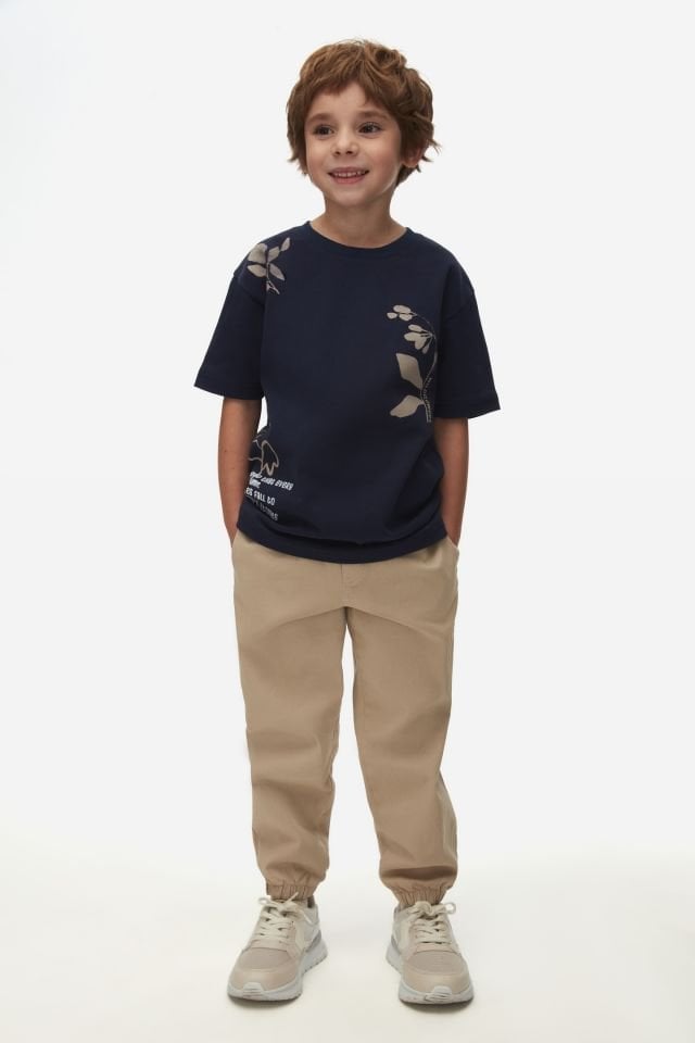 Erkek Bebek – Floral Desenli Tişört ve Bej Pantolon Takım