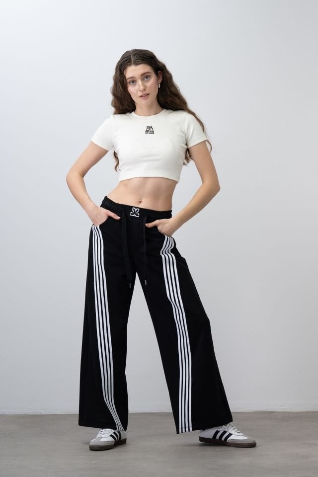 Kız Çocuk White Crop Tshirt Çizgili Eşofman Takımı