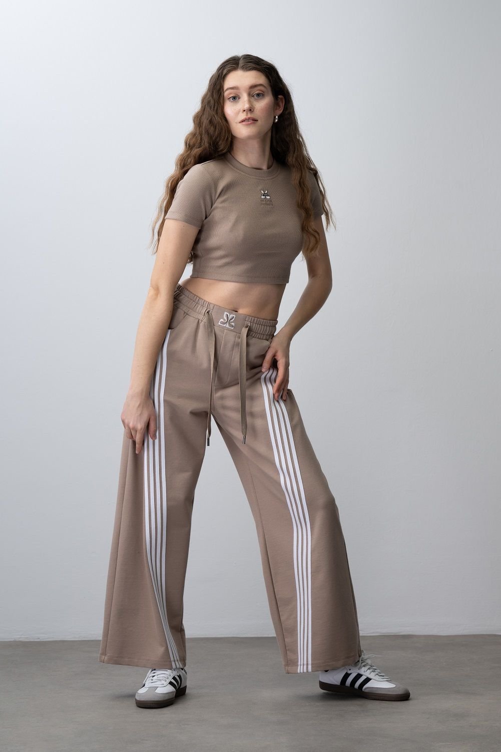 Kız Çocuk Capuccino Crop Tshirt Çizgili Eşofman Takımı