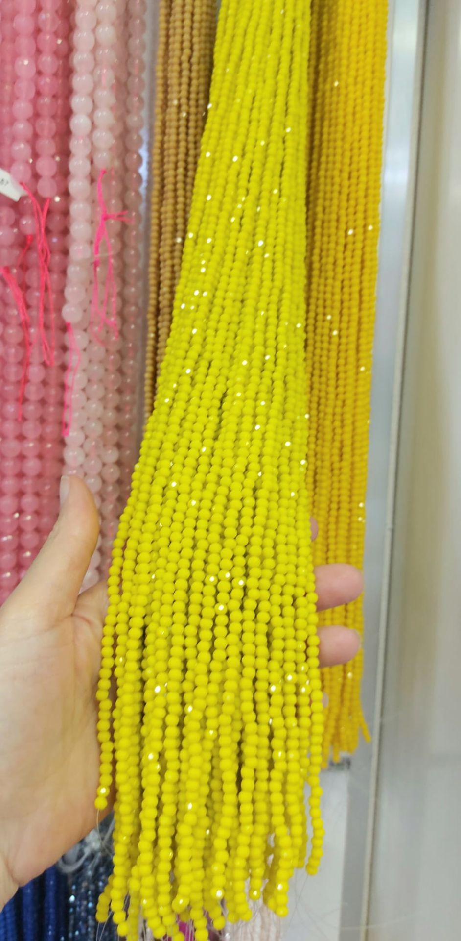 Opak Limon Sarısı Kristaller , 4 mm