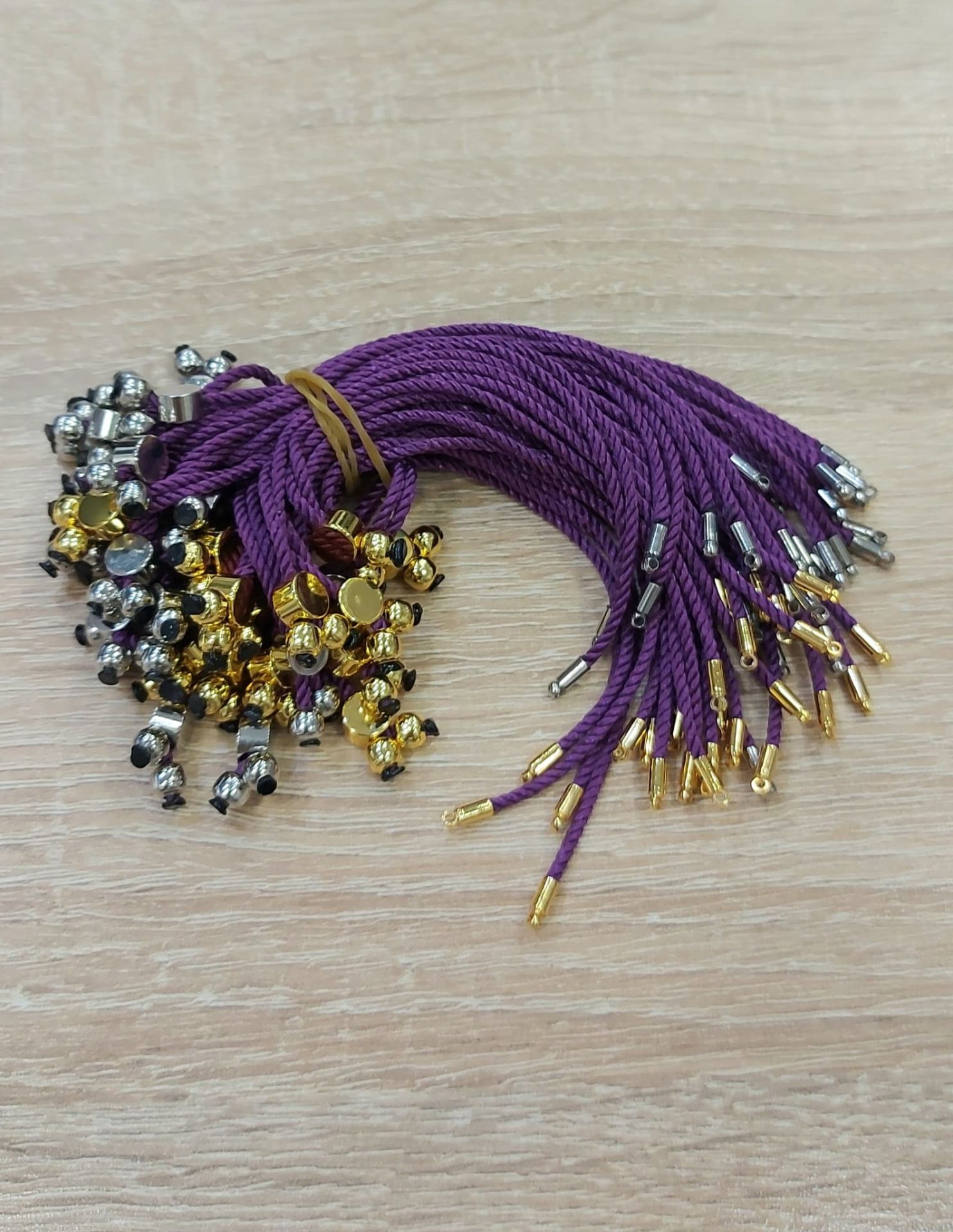 Patlıcan Moru Koton İp Kapama, Altın ve Gümüş Başlıklı