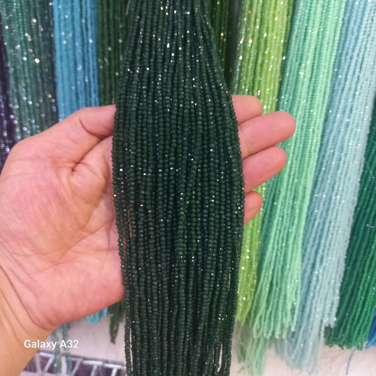 Opak Zümrüt Yeşili Kristaller, 2mm