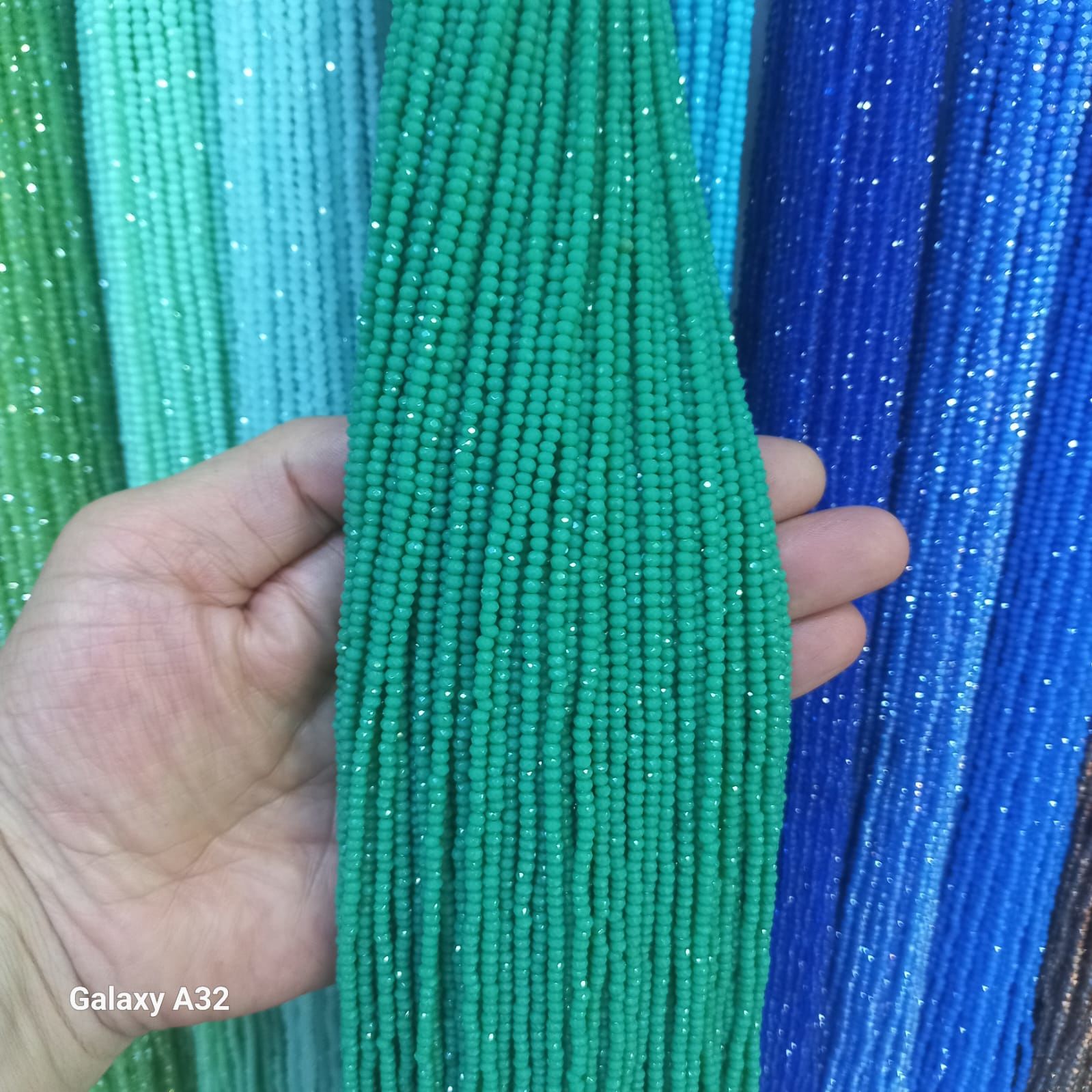 Opak Yaprak Yeşili Kristaller, 2 mm