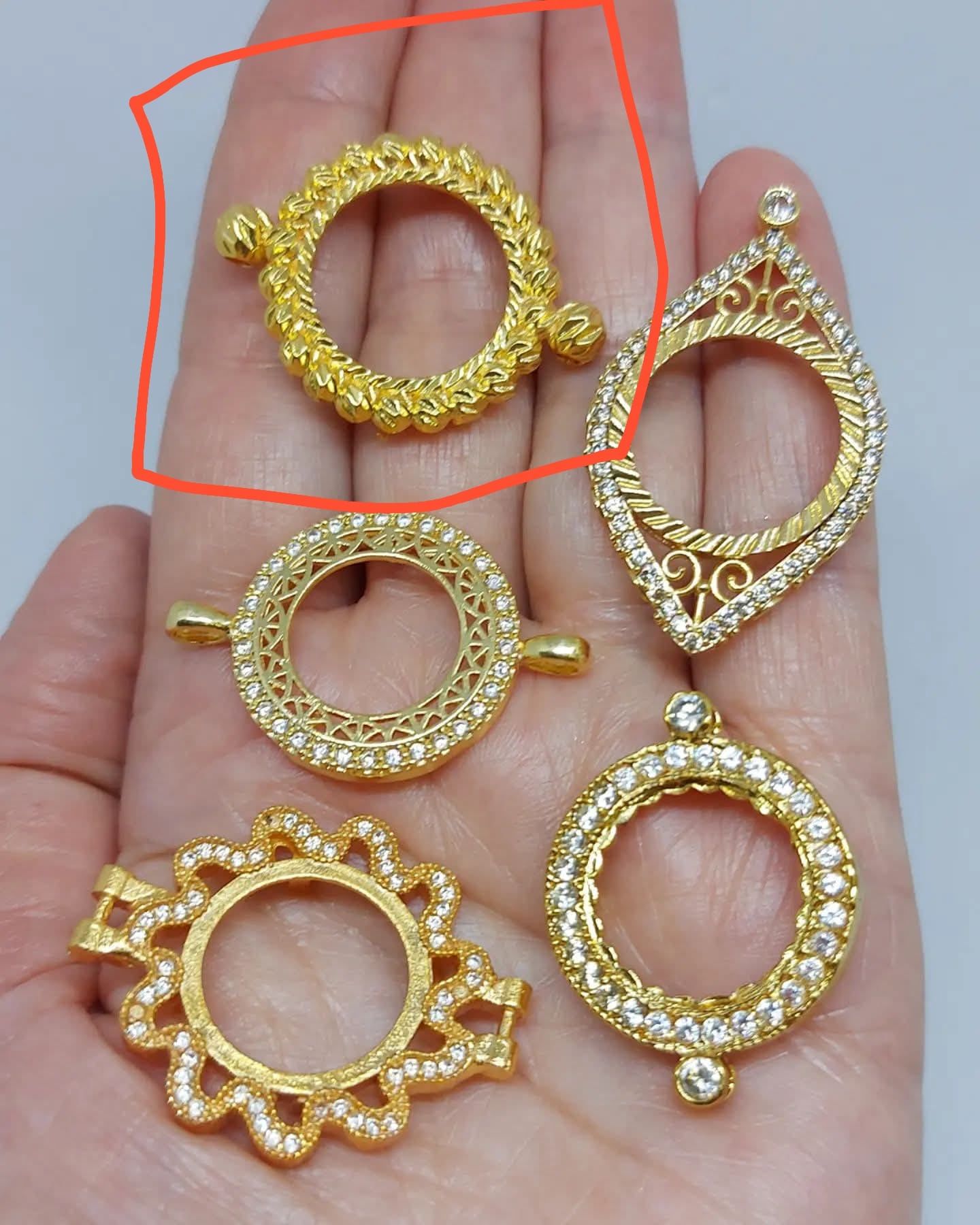 Çeyrek Altın Bileklik Kasaları, Burgulu , Altın Kaplama, Solmaz (Kare içindeki ürün )