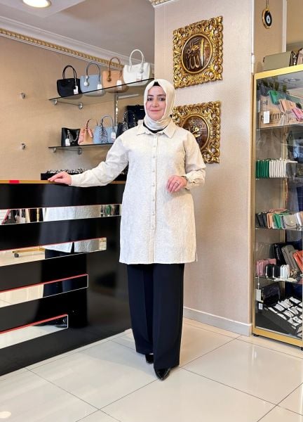 MÜSEMMA EBRAR GÖMLEK/ İNCİ DÜĞMELİ KETEN İŞLEME GÖMLEK