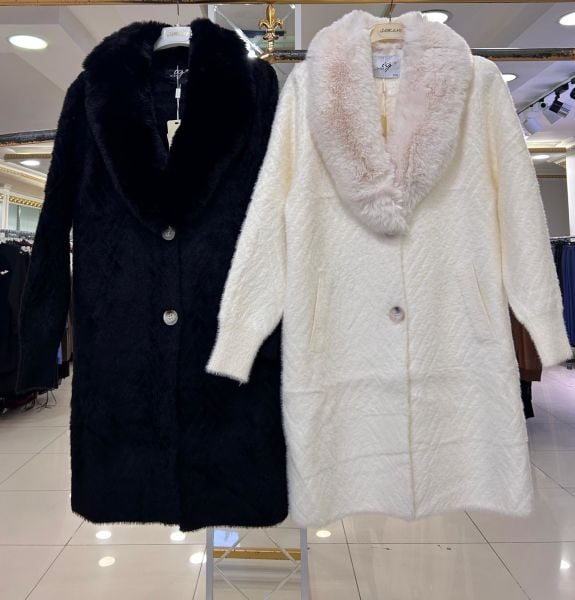 ﻿YAKASI KÜRKLÜ ANGORA KABAN/TIĞTRİKO