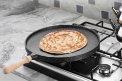 Çift Taraflı Granit Döküm Tava Ahşap Saplı - Q35 Cm