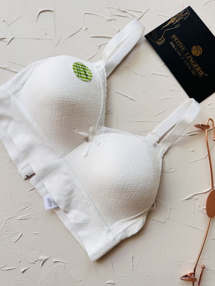 Celine C Cup Bambu Hisli Ultra Rahat Polamid Kumaştan Dokulu Dantel Detaylı Balensiz Desteksiz Sütyen Çağla Yeşili - 100C