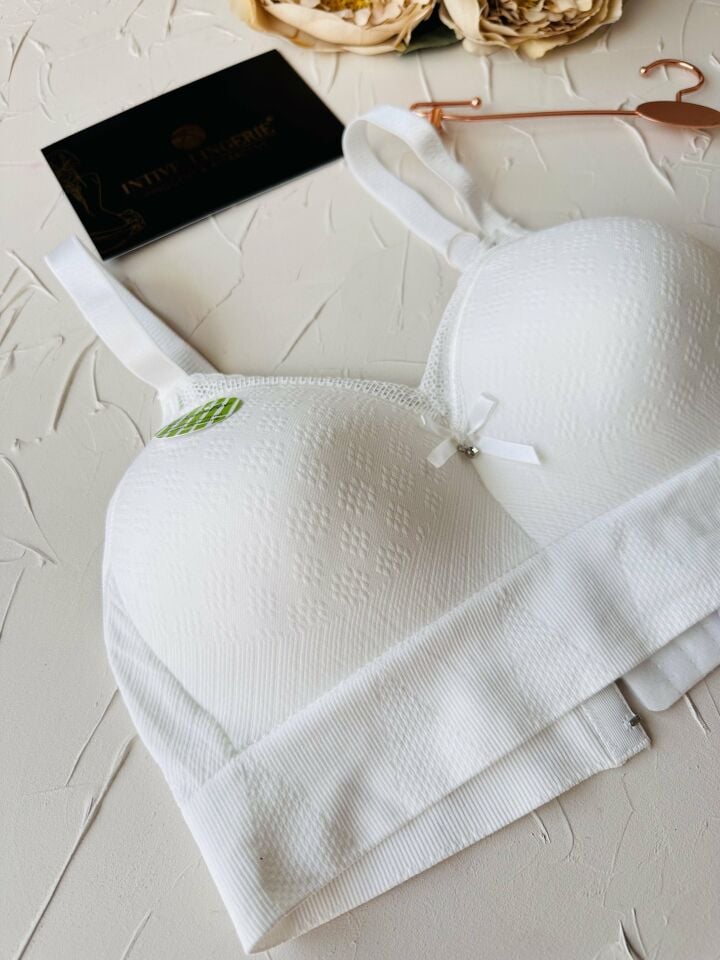 Celine C Cup Bambu Hisli Ultra Rahat Polamid Kumaştan Dokulu Dantel Detaylı Balensiz Desteksiz Sütyen Çağla Yeşili - 100C