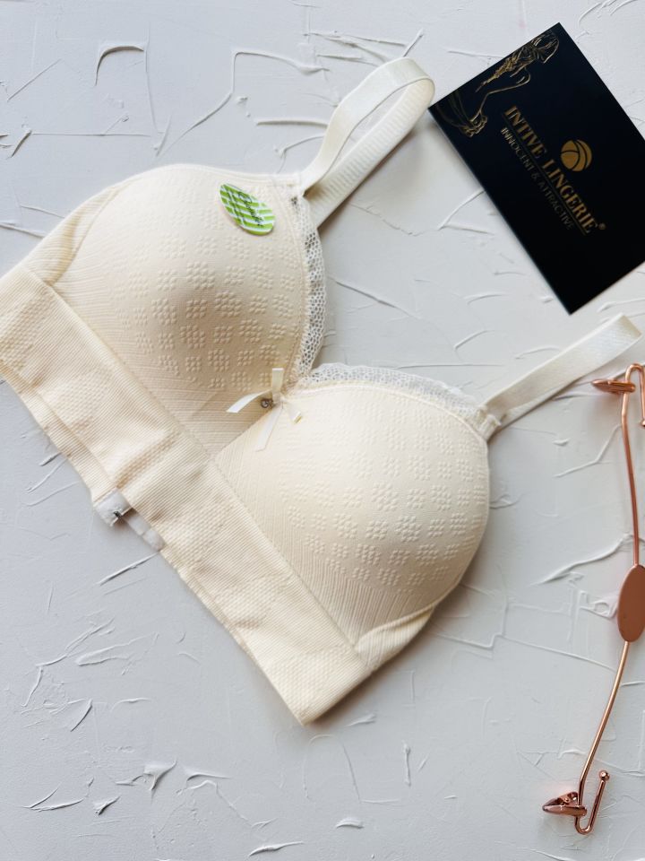 Celine C Cup Bambu Hisli Ultra Rahat Polamid Kumaştan Dokulu Dantel Detaylı Balensiz Desteksiz Sütyen Ekru - 90C