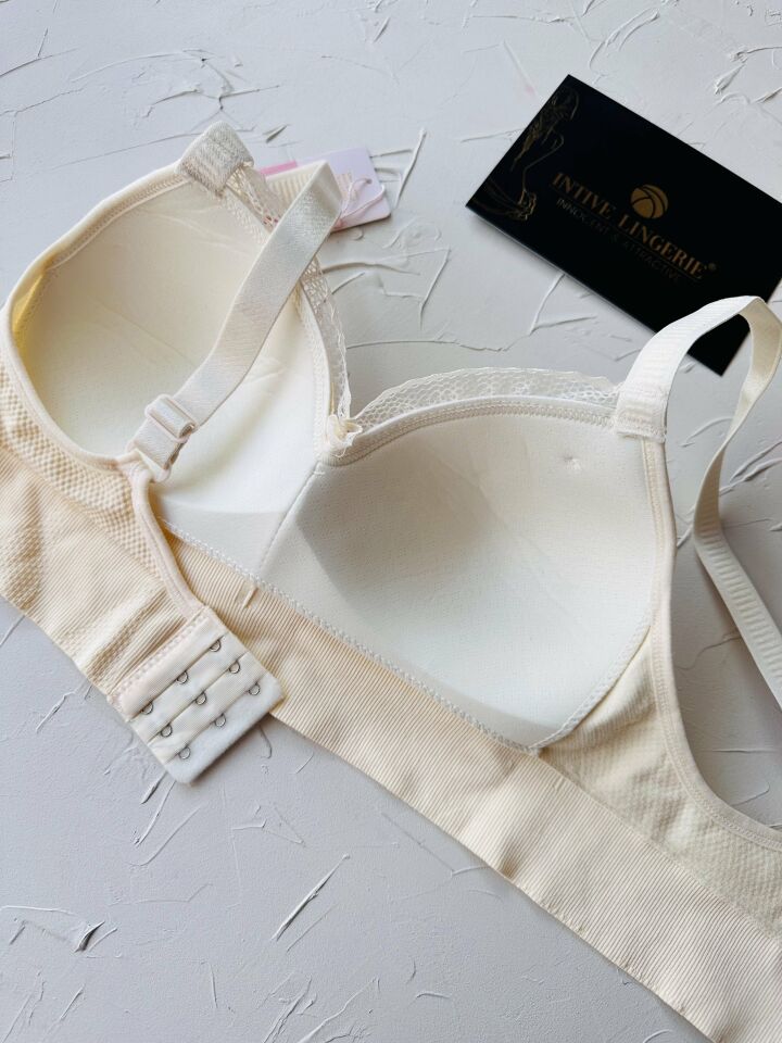 Celine C Cup Bambu Hisli Ultra Rahat Polamid Kumaştan Dokulu Dantel Detaylı Balensiz Desteksiz Sütyen Ekru - 90C