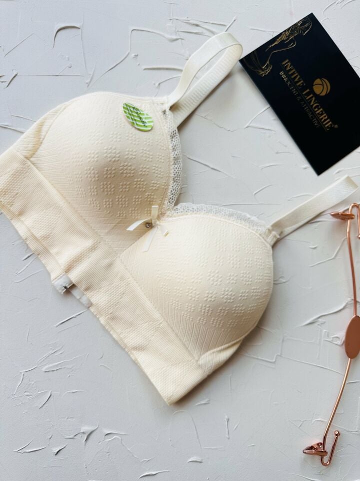Celine C Cup Bambu Hisli Ultra Rahat Polamid Kumaştan Dokulu Dantel Detaylı Balensiz Desteksiz Sütyen Ekru - 100C