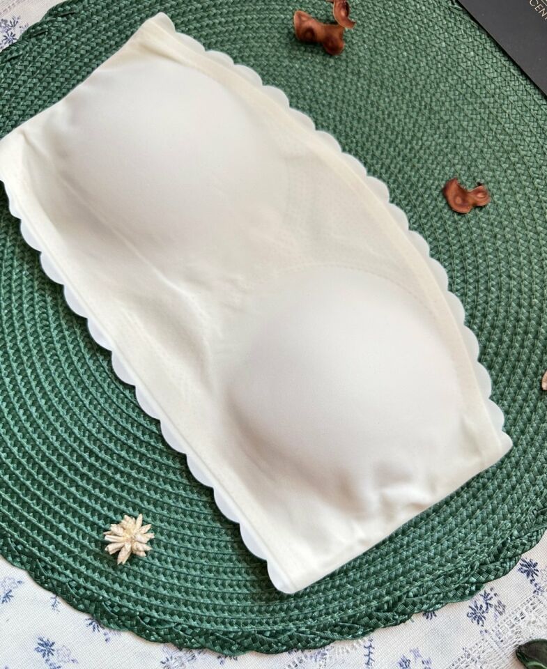 Hazel Silikonlu Askısız Balensiz Lazer Kesim Dikişsiz Çıkarılabilir Padli İthal Straplez Sütyen Hazel Silikonlu Askısız Balensiz Lazer Kesim Dikişsiz Çıkarılabilir Padli İthal Straplez Sütyen