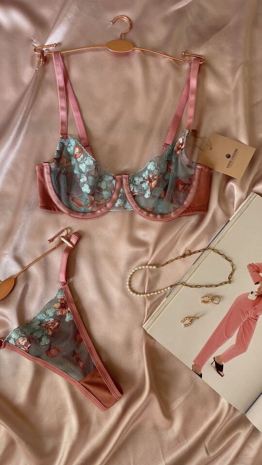 Intive Helana Mavi Tül Üstüne Pembe Çiçek Desenli Balenli Seksi Sütyen Takım Pembe/Pudra - 75