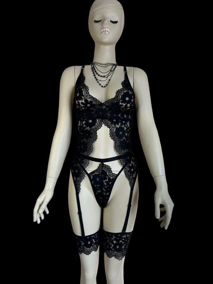 Kadın Siyah Dantel Jartiyerli Bodysuit Tanga Bacak Aksesuarı Takım- 8461 Siyah - L