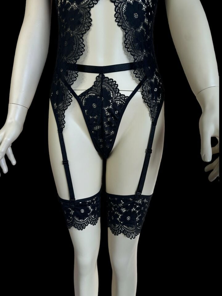 Kadın Siyah Dantel Jartiyerli Bodysuit Tanga Bacak Aksesuarı Takım- 8461 Siyah - L
